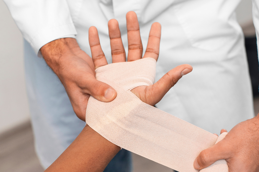 perawatan luka robek